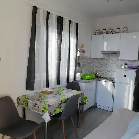 Apartman Maja *