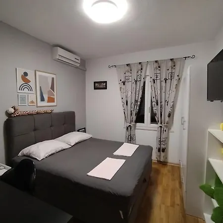 Maja Apartment *